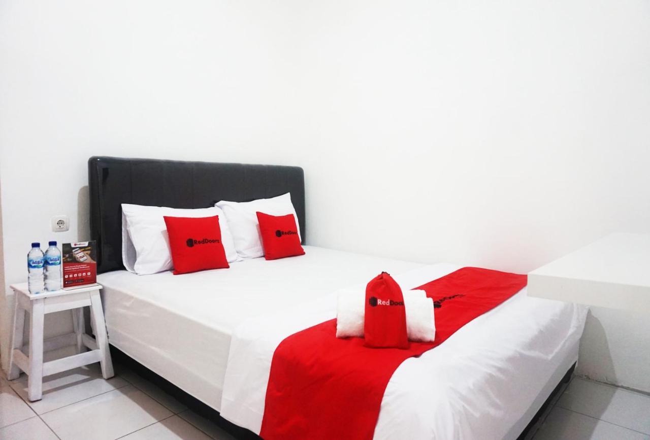 Reddoorz @ Jalan Tanjung Blitar Hotel Ngoại thất bức ảnh