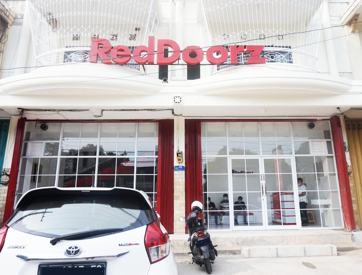 Reddoorz @ Jalan Tanjung Blitar Hotel Ngoại thất bức ảnh