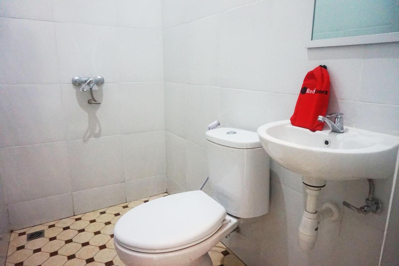 Reddoorz @ Jalan Tanjung Blitar Hotel Ngoại thất bức ảnh