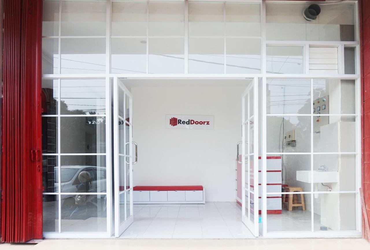 Reddoorz @ Jalan Tanjung Blitar Hotel Ngoại thất bức ảnh